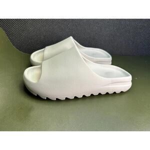 YZY YS-01 Cream Slide Yeezy SIZE:10 NEVER WORN